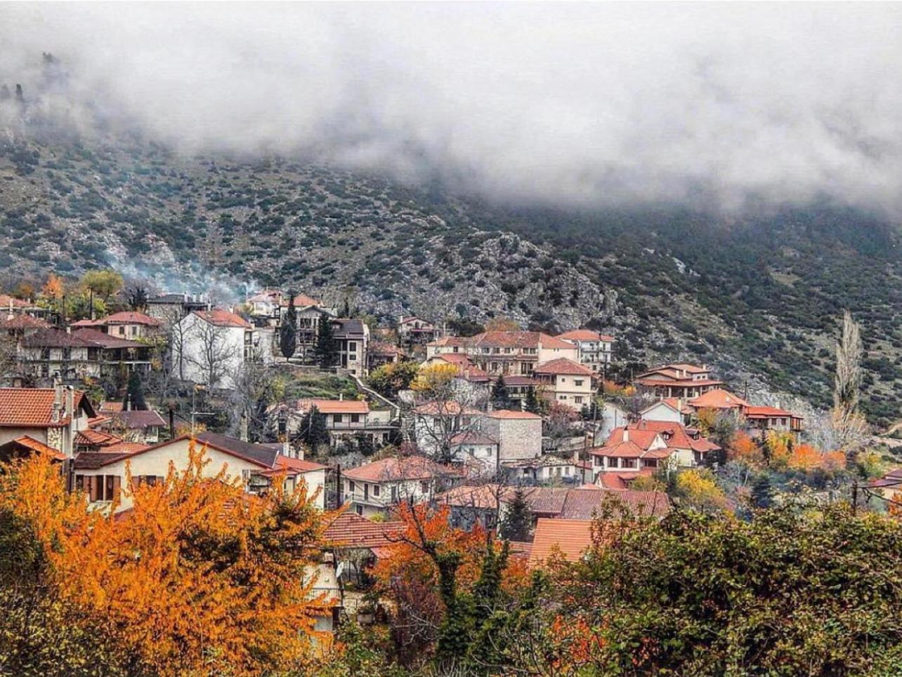 Asimina Guesthouse, Eptalofos Parnassos ภายนอก รูปภาพ
